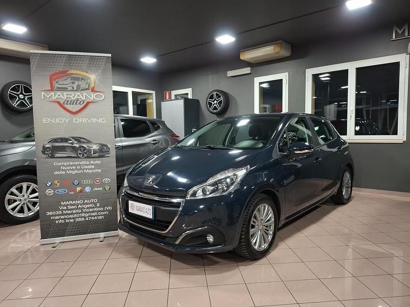 Usata Peugeot 208 81 CV (59 kW) 2017 Grigio Utilitaria
