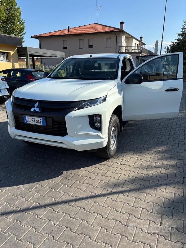 Usata Mitsubishi L200 Select 150 CV (110 kW) 2021 Bianco Pick-up