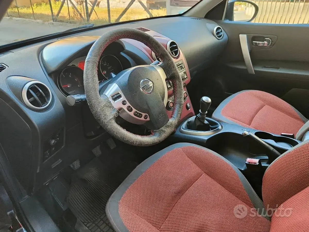 Usata Nissan Qashqai Visia 106 CV (77 kW) 2007 Nero SUV