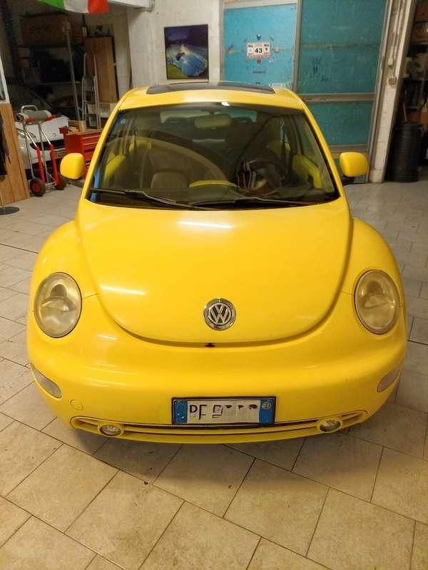 Usata VW New Beetle 116 CV (85 kW) 1999 Giallo Utilitaria