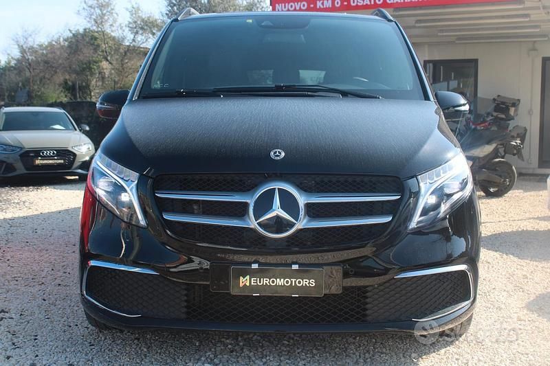 Usata Mercedes V250 Premium 190 CV (139 kW) 2022 Nero Monovolume