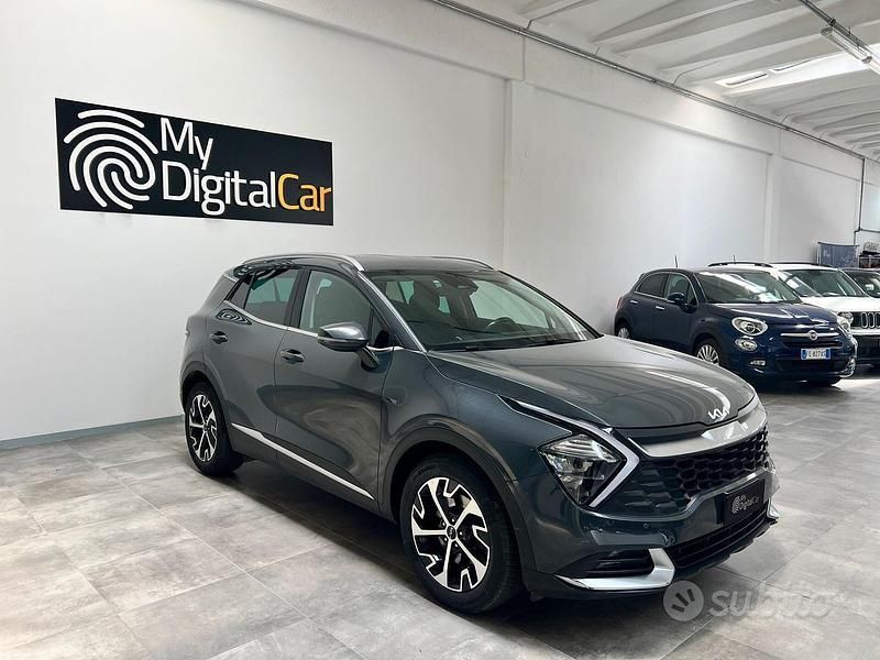 Grigio Usata 2022 Kia Sportage Style SUV | 21.900 € (Buon prezzo) - Immagine 1/4