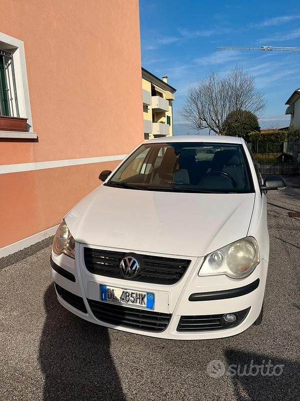 Bianco Usata 2008 VW Polo United Tre volumi | 1100 € - Immagine 1/4