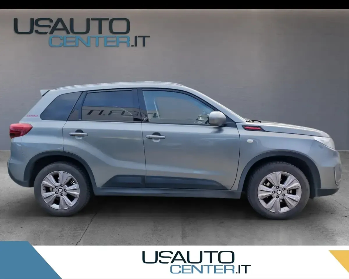 Usata Suzuki Vitara 112 CV (82 kW) 2019 Grigio SUV