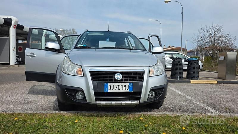 Usata Fiat Sedici 2007 Grigio SUV