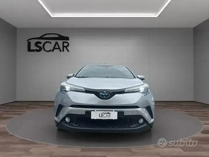 Begagnad Toyota C-HR Active 116 HK (85 kW) 2018 Grå SUV