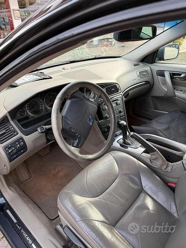 Usata Volvo XC70 163 CV (119 kW) 2005 Viola SUV