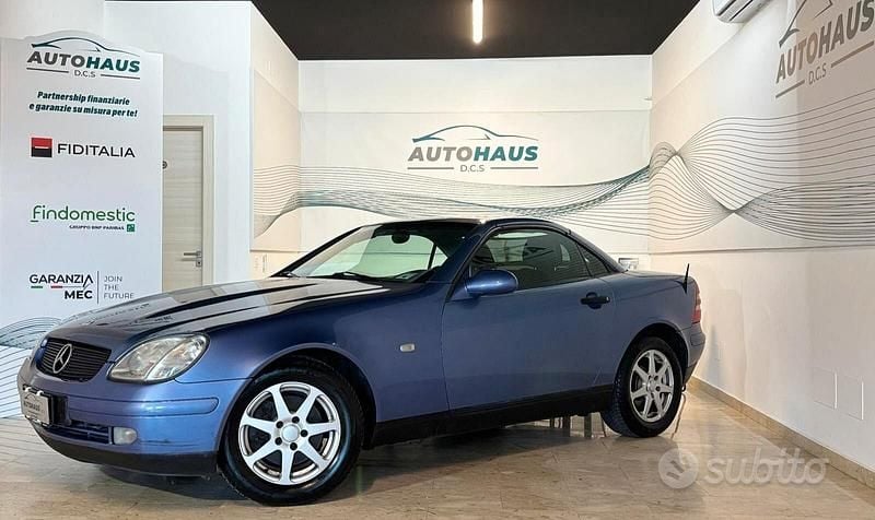 Usata Mercedes SLK200 136 CV (100 kW) 1997 Blu Cabrio