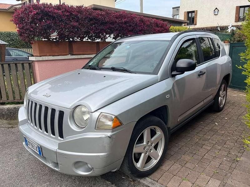 Usata Jeep Compass Limited 140 CV (102 kW) 2007 Argento SUV