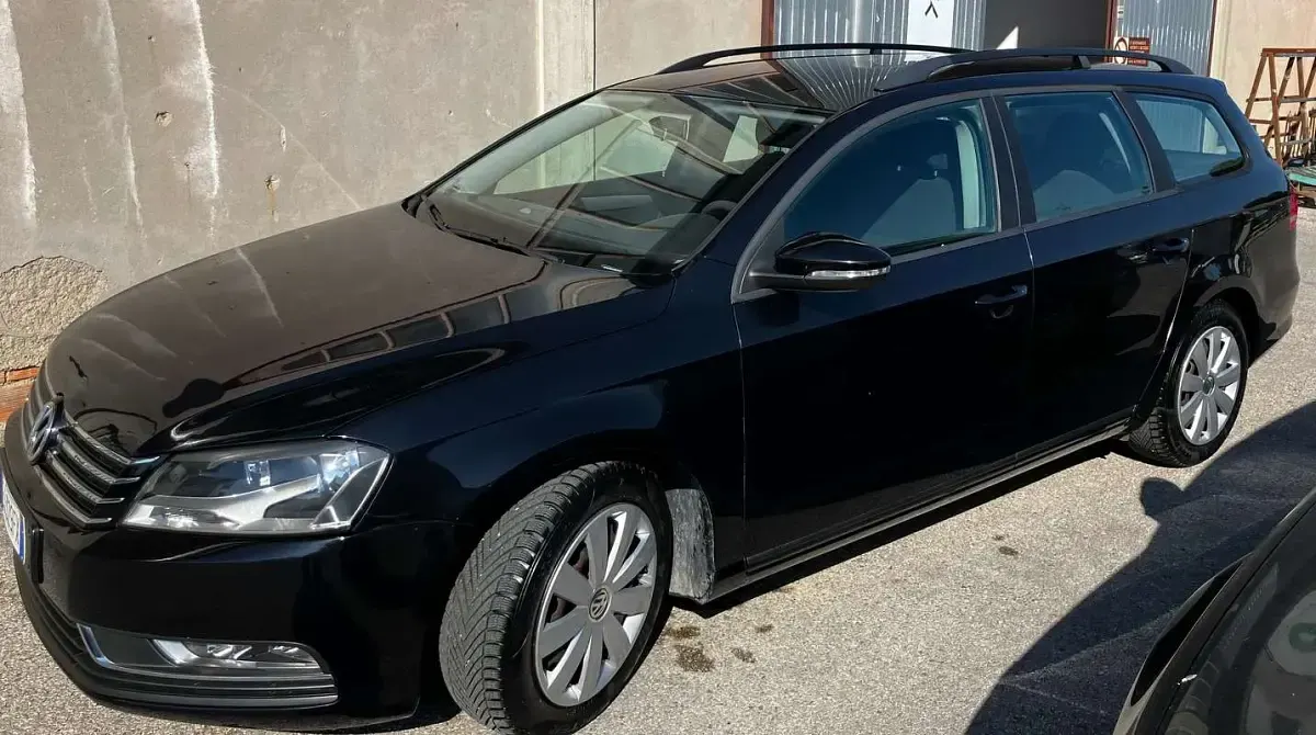 Usata VW Passat 105 CV (77 kW) 2011 Nero Station wagon