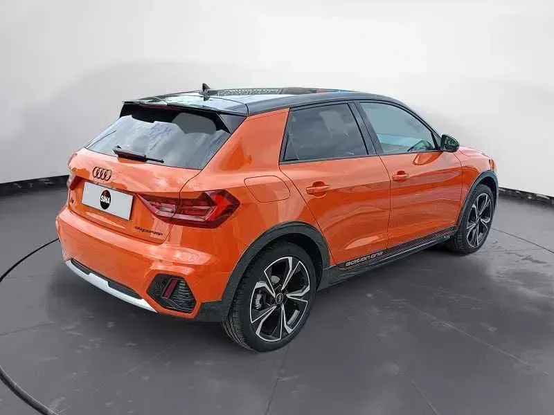 Usata Audi A1 Edition .1 150 CV (110 kW) 2021 Arancione SUV