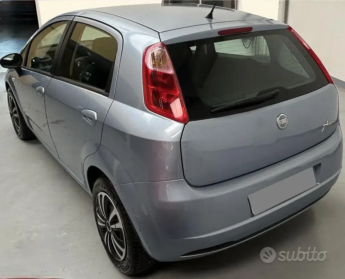 Usata Fiat Grande Punto Dynamic 65 CV (47 kW) 2007 Grigio Utilitaria
