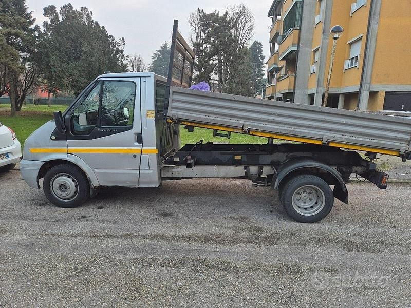 Usata Ford E-Transit 269 CV (197 kW) 2006 Grigio