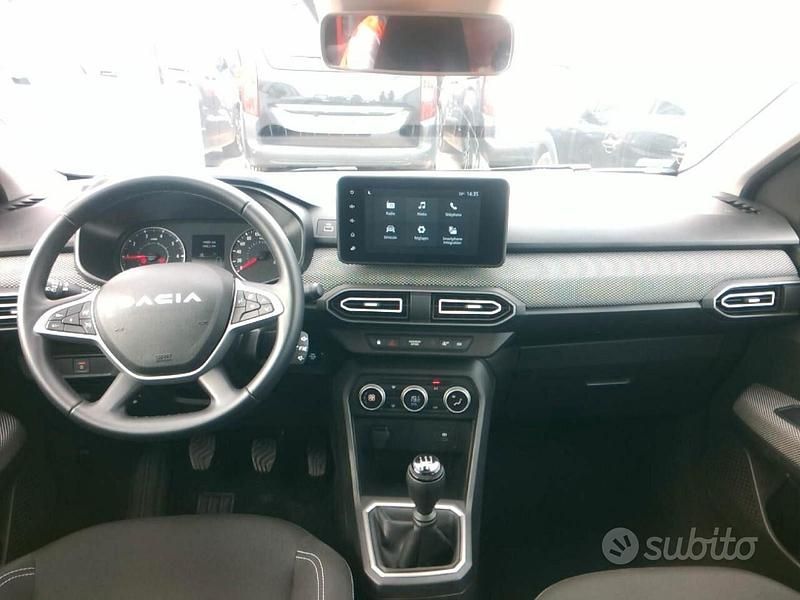 Usata Dacia Sandero Journey 91 CV (66 kW) 2025 Grigio Berlina