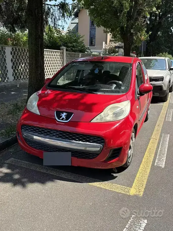 Usata Peugeot 107 68 CV (50 kW) 2009 Rosso Utilitaria