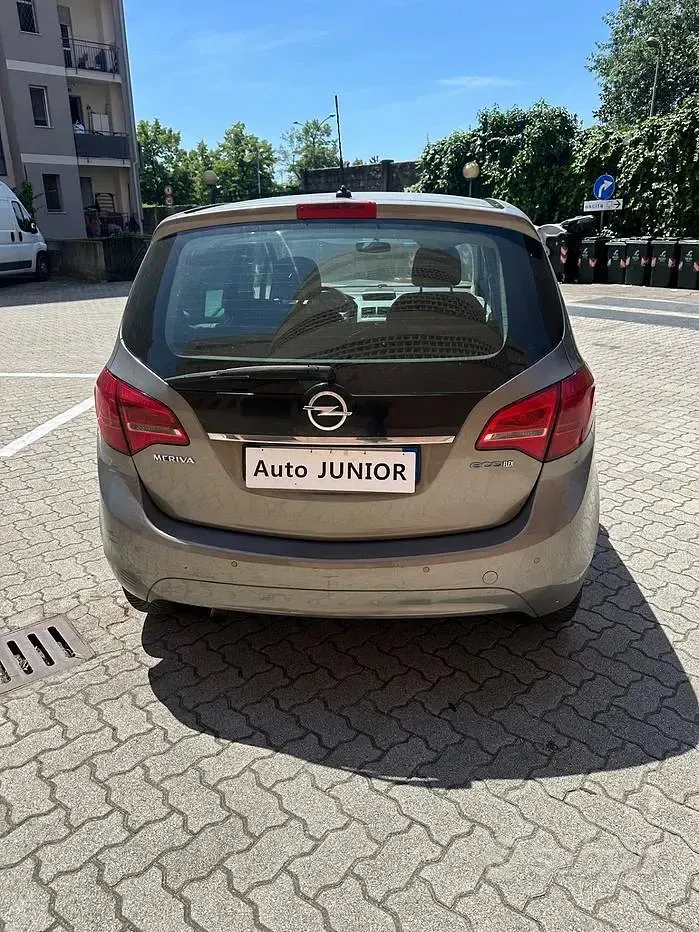 Usata Opel Meriva 95 CV (69 kW) 2011 Grigio Monovolume