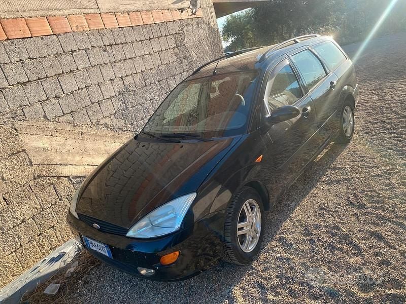 Nero Usata 2000 Ford Focus Station wagon | 1000 € - Immagine 1/3