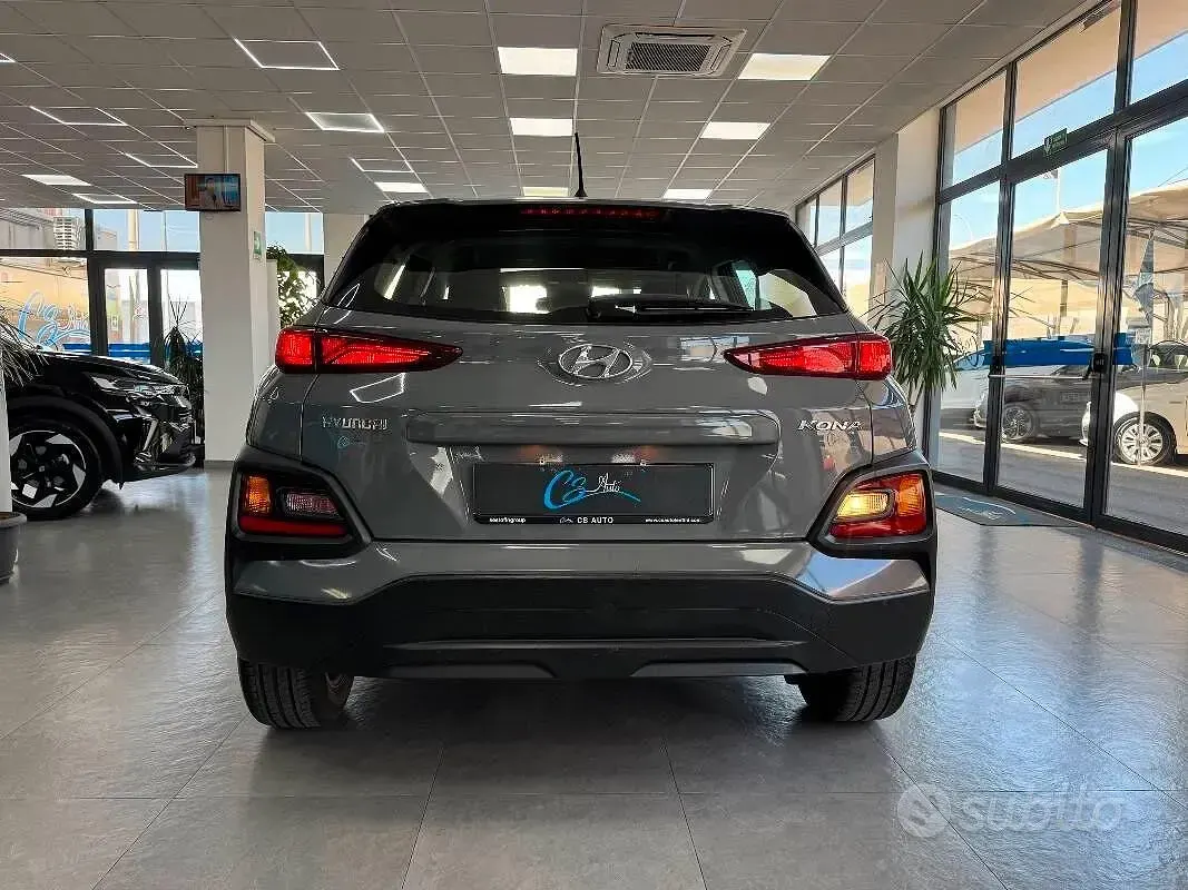Usata Hyundai Kona Style 116 CV (85 kW) 2019 Grigio SUV