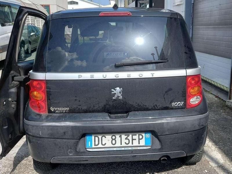 Usata Peugeot 1007 68 CV (50 kW) 2006 Nero Monovolume