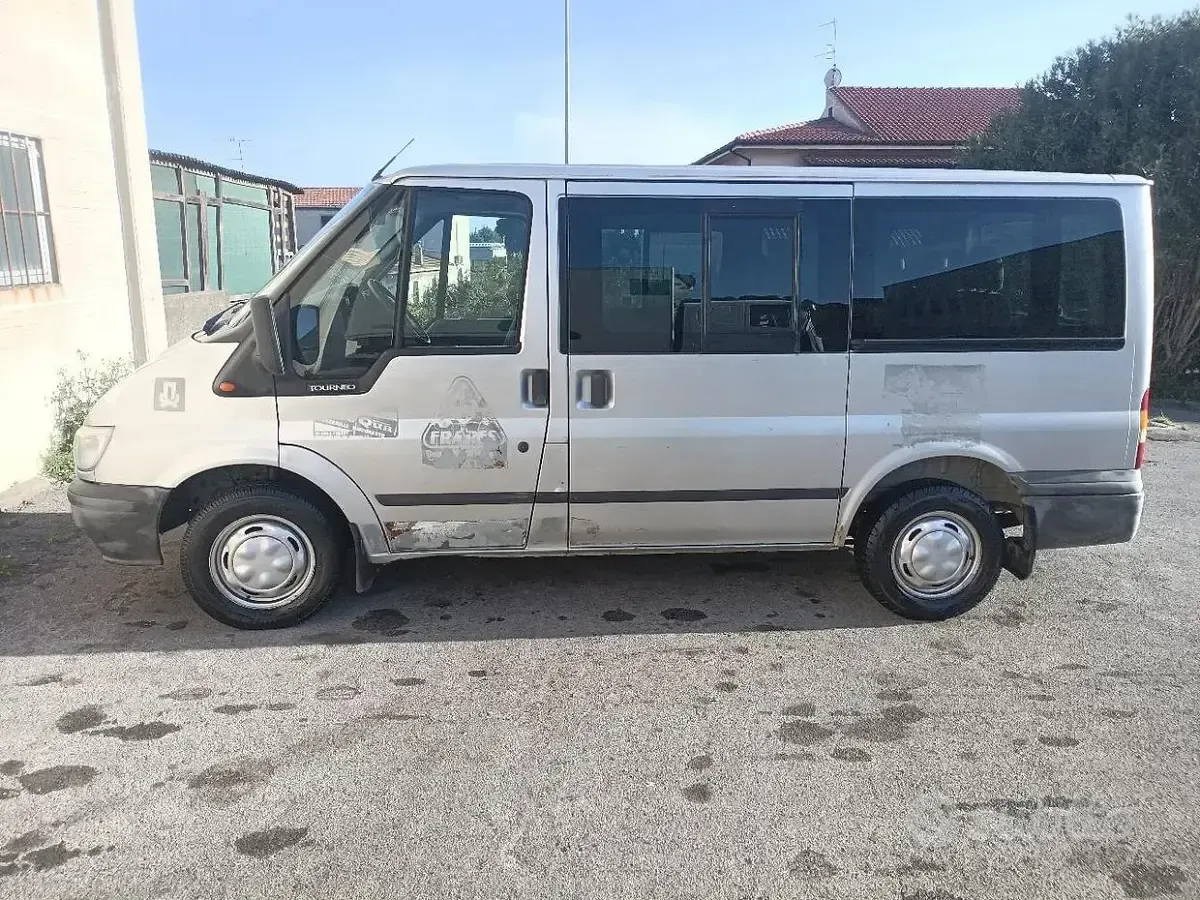 Usata Ford Transit Tourneo 125 CV (91 kW) 2002 Grigio Monovolume