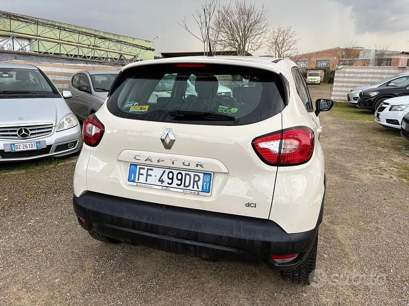 Usata Renault Captur Life 90 CV (66 kW) 2016 Beige SUV