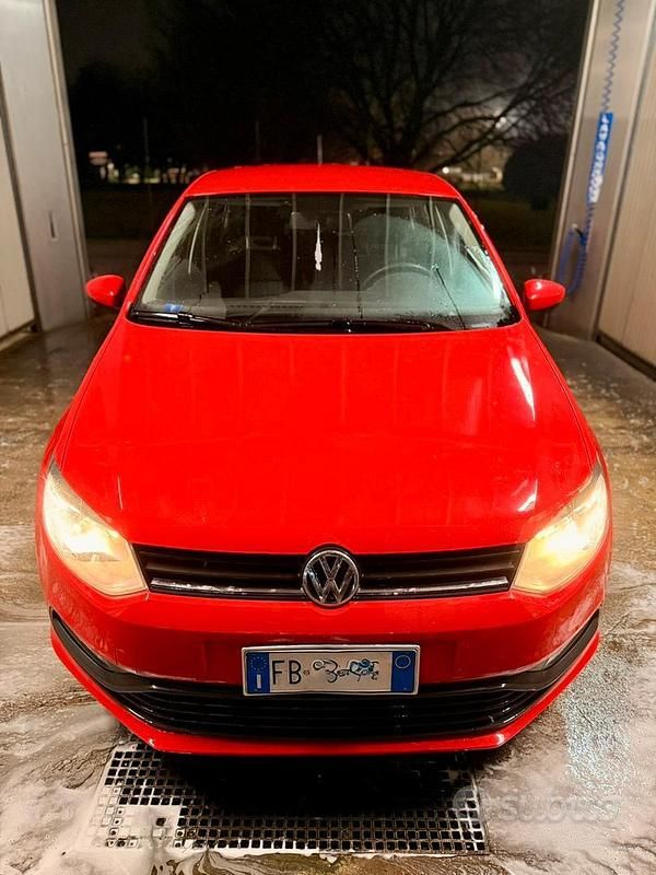 Usata VW Polo Trendline 60 CV (44 kW) 2015 Rosso Utilitaria