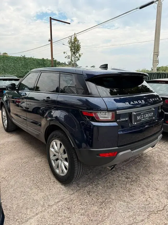 Usata Land Rover Range Rover evoque Pure 150 CV (110 kW) 2019 Bluazzurro SUV