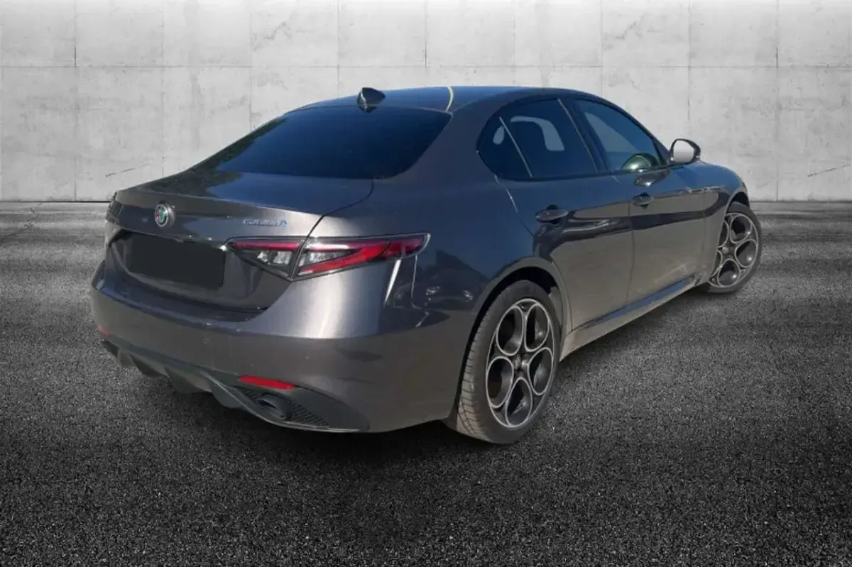 Usata Alfa Romeo Giulia Veloce 280 CV (205 kW) 2024 Grigio Berlina