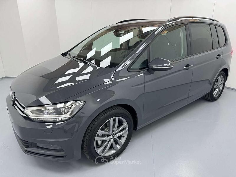Nuova VW Touran 150 CV (110 kW) 2025 Dolphin grey Monovolume