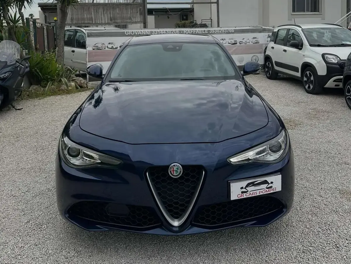 Usata Alfa Romeo Giulia Executive 160 CV (117 kW) 2019 Blu/azzurro Berlina