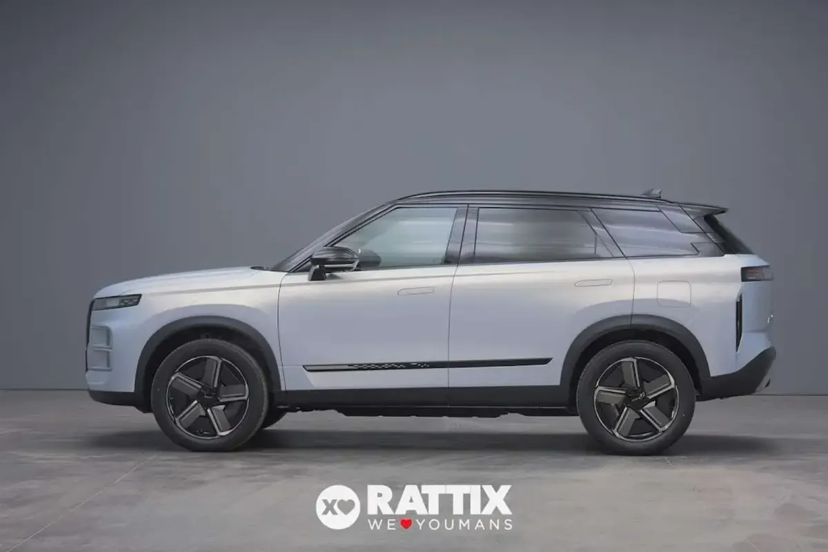 Nuova Jaecoo 7 143 CV (105 kW) 2026 Moonlight silver tetto black SUV