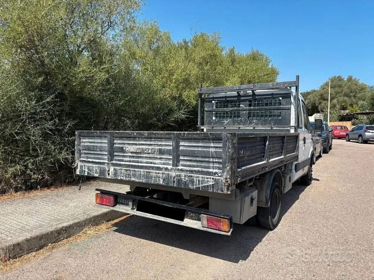 Usata Iveco Daily 96 CV (70 kW) 2006 Bianco Station wagon