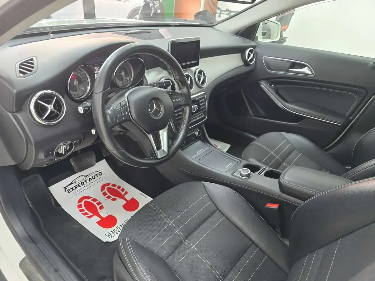 Usata Mercedes GLA180 Premium 109 CV (80 kW) 2015 Bianco SUV