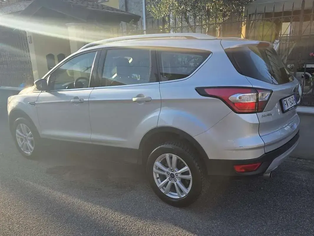 Usata Ford Kuga Business Edition 120 CV (88 kW) 2018 Argento SUV