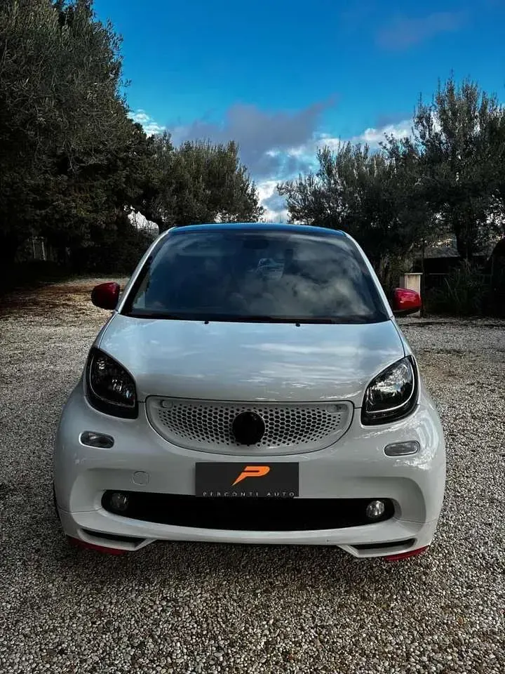 Usata Smart ForTwo Coupé Brabus 92 CV (67 kW) 2018 Bianco Coupé