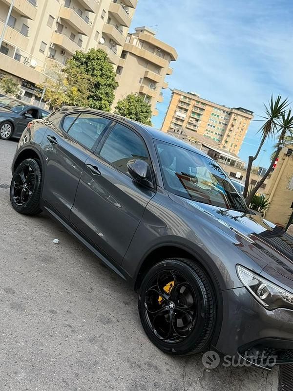 Usata Alfa Romeo Stelvio 210 CV (154 kW) 2017 Grigio SUV