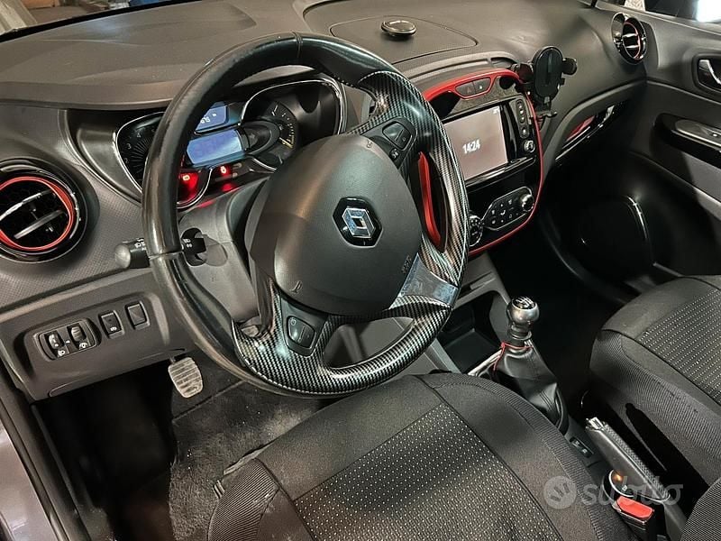 Usata Renault Captur 110 CV (80 kW) 2016 Grigio SUV