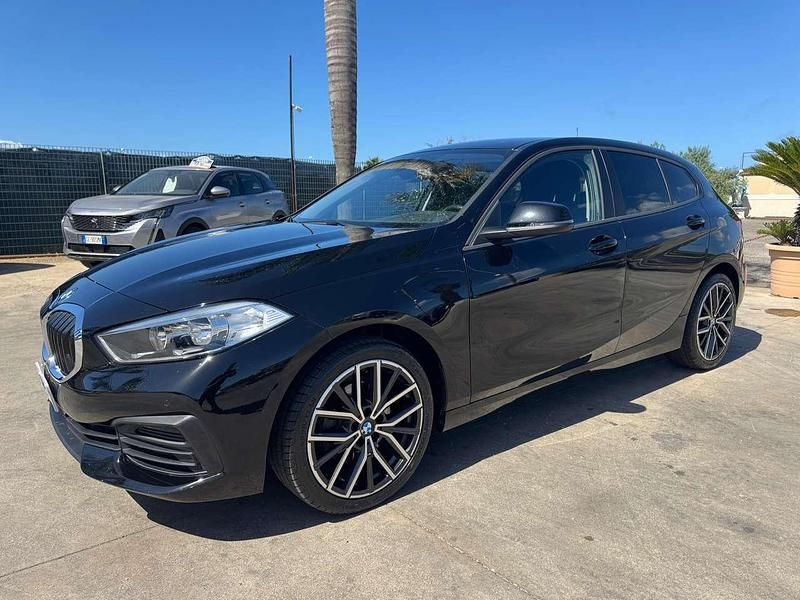Usata BMW 118 150 CV (110 kW) 2021 Nero Utilitaria