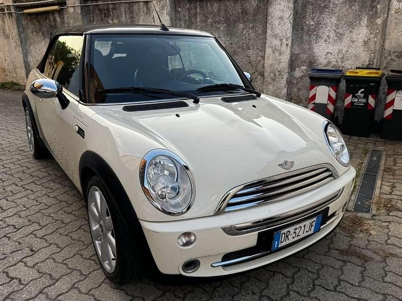 Usata Mini One Cabriolet Pepper 90 CV (66 kW) 2008 Bianco Cabrio