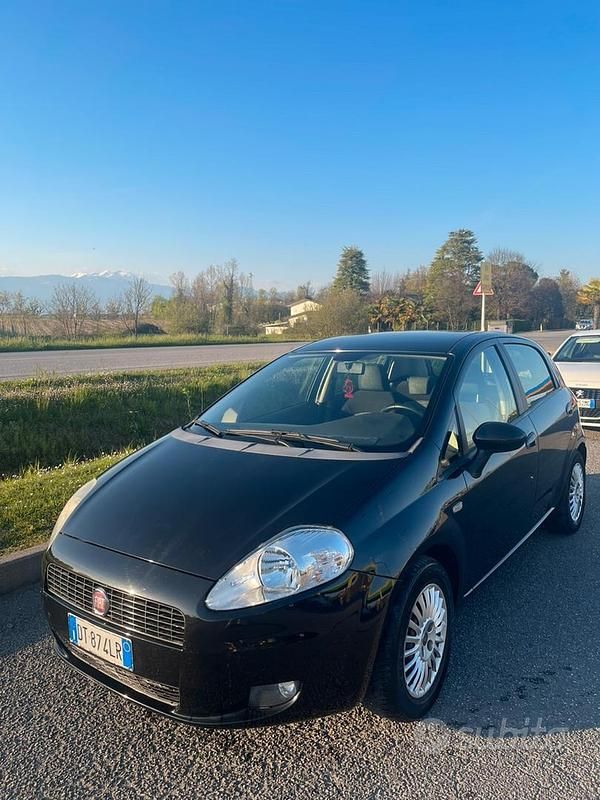 Usata Fiat Grande Punto 75 CV (55 kW) 2008 Nero Utilitaria