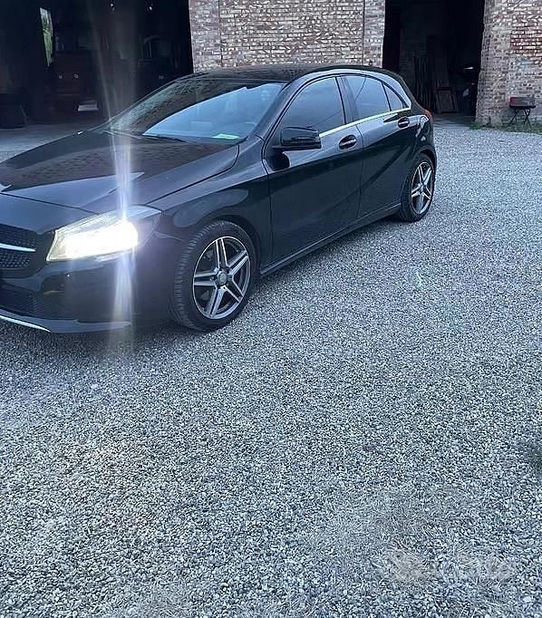 Usata Mercedes A200 136 CV (100 kW) 2016 Nero Utilitaria