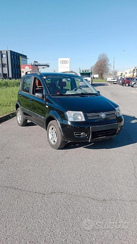 Usata Fiat Panda 4x4 60 CV (44 kW) 2006 Nero Utilitaria