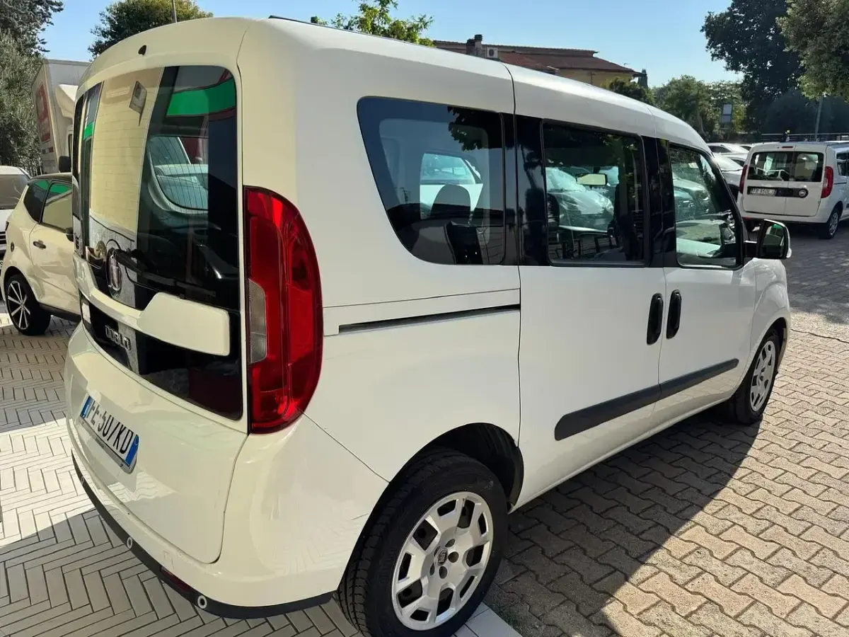 Usata Fiat Doblò Easy 95 CV (69 kW) 2016 Bianco Monovolume