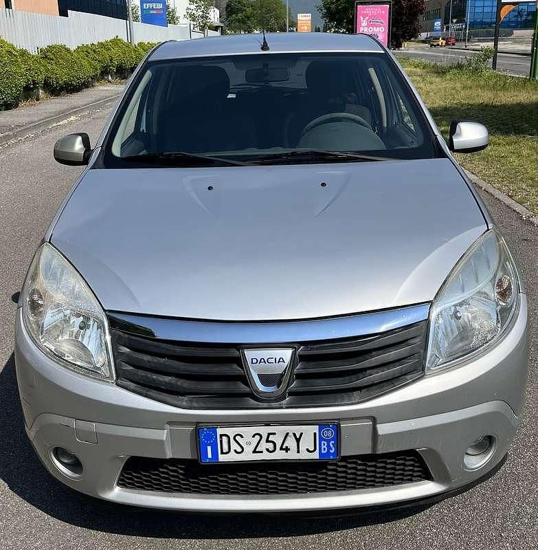 Usata Dacia Sandero 75 CV (55 kW) 2009 Berlina