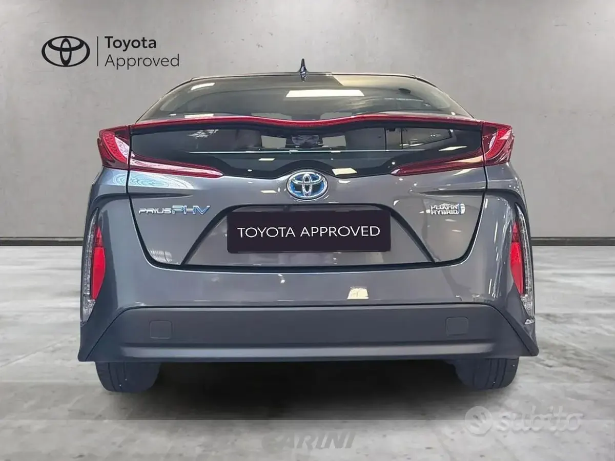 Usata Toyota Prius 122 CV (89 kW) 2020 Grigio Utilitaria