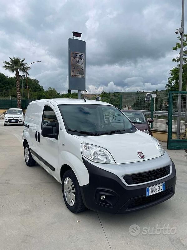 Usata Fiat Fiorino 80 CV (58 kW) 2017 Bianco Monovolume