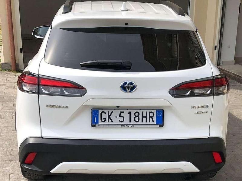 Usata Toyota Corolla Cross Trend 197 CV (144 kW) 2023 Bianco SUV