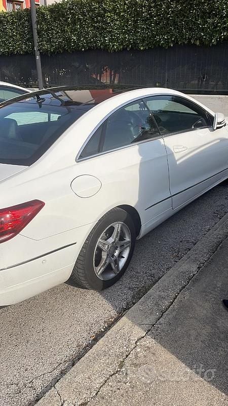 Usata Mercedes E250 204 CV (150 kW) 2016 Bianco Coupé