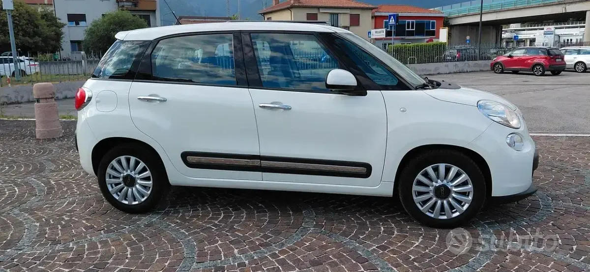Usata Fiat 500L Lounge 84 CV (61 kW) 2015 Bianco Monovolume