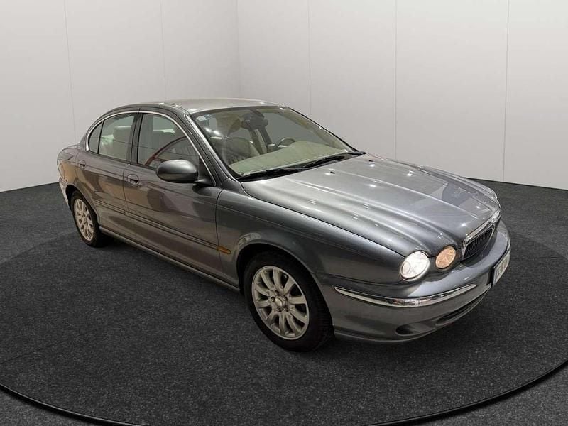 Usata Jaguar X-type Executive 196 CV (144 kW) 2003 Grigio Berlina